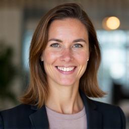 Opettaja Sofia Lindqvist, yritysasiantuntija